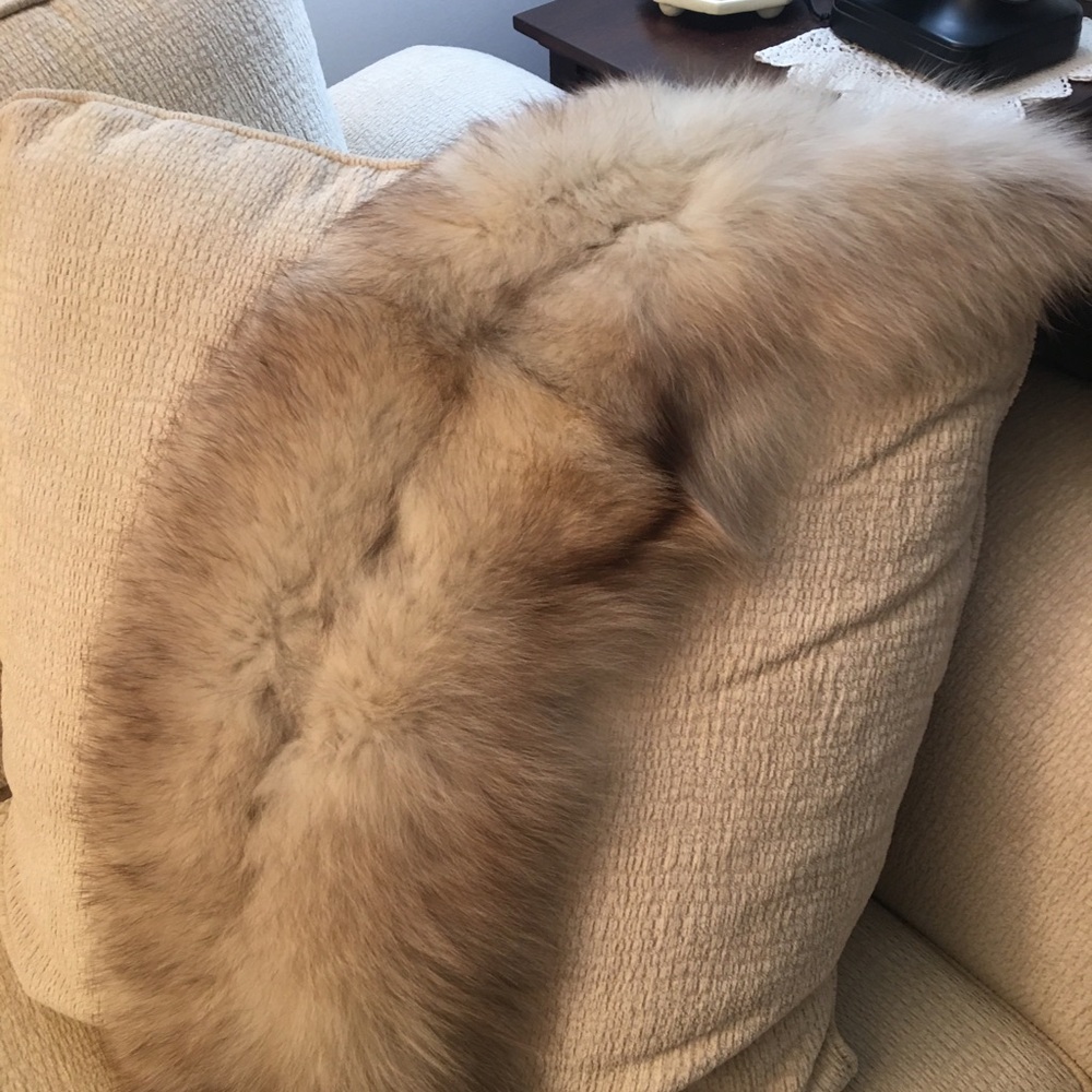 Fox fur collar